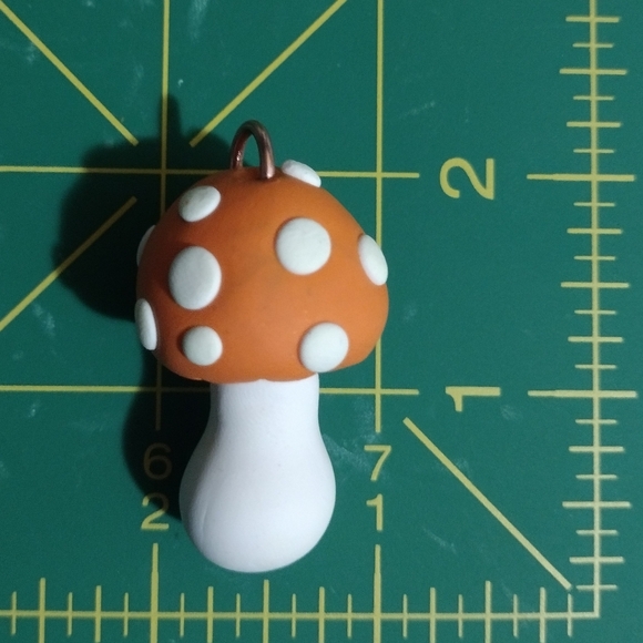 Mushroom necklace - Picture 4 of 6